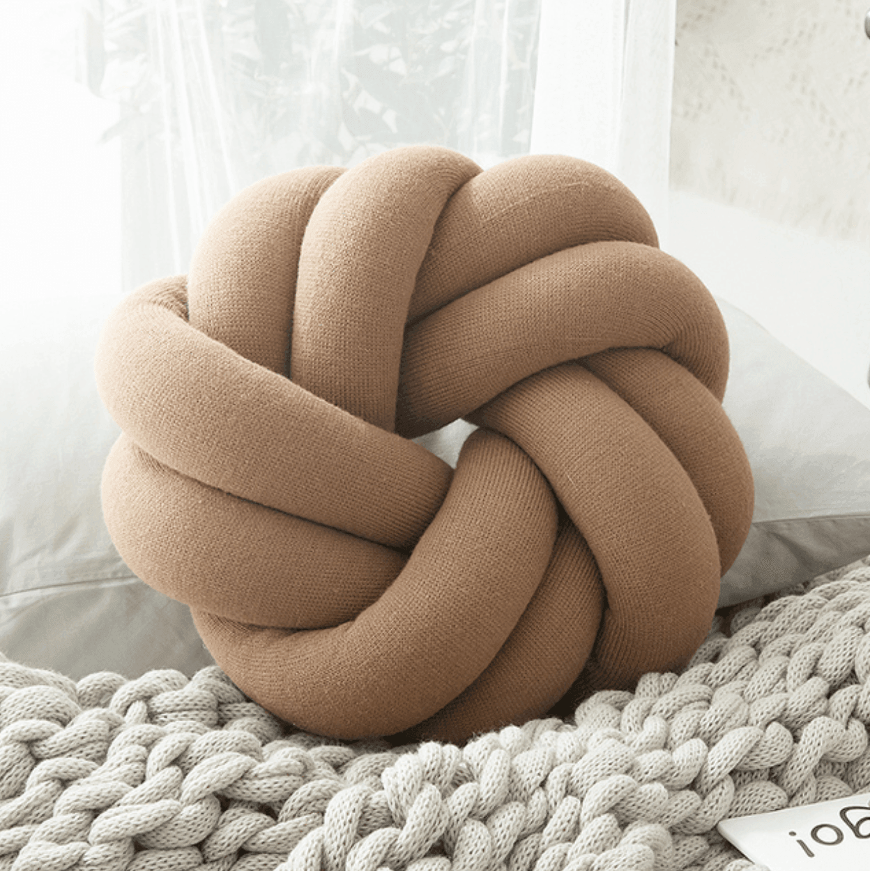 Skorter | Creative Cotton Knot Ball Pillow