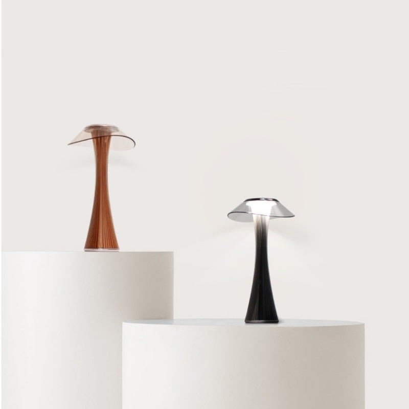 Curvy Mushroom Top Table Lamp - SKØRTER