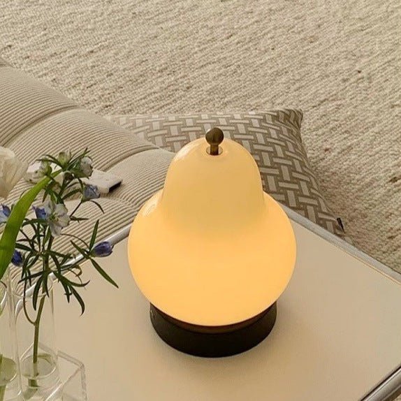 Cute Pear Table Lamp - SKØRTER