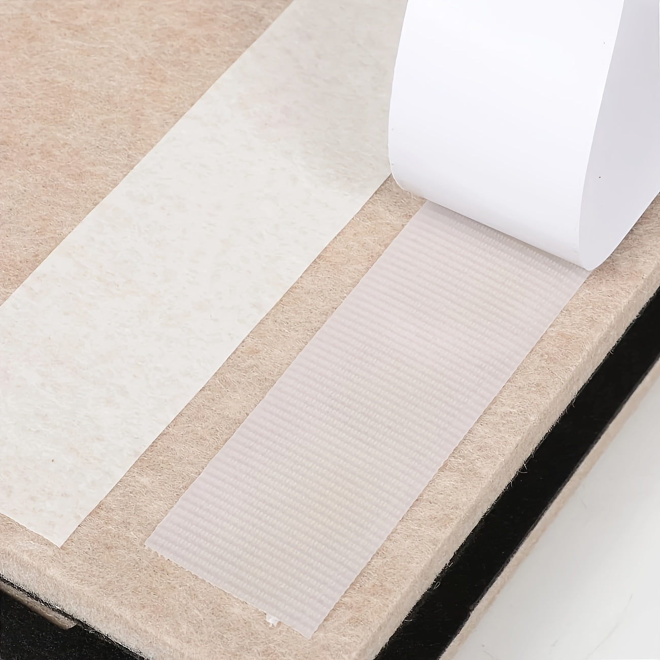 Skorter | Curved Felt Notice Board – Large Self-Adhesive Wall Decoration made of Polyester Felt