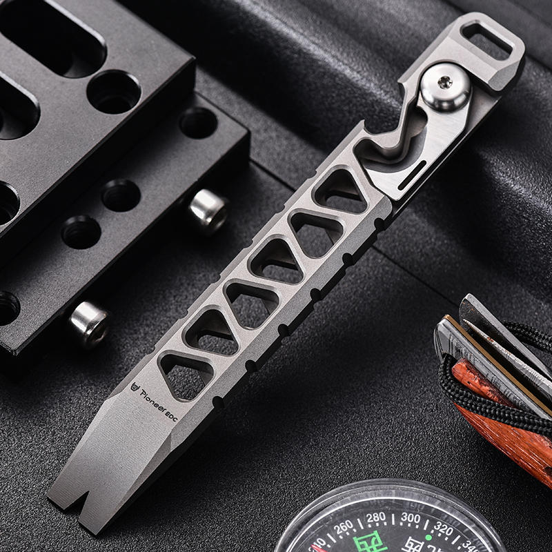 Skorter | EDC Titanium Alloy Multifunctional Outdoor Crowbar