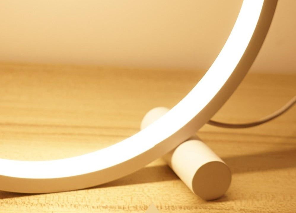 Declan - Circular LED Table Lamp - SKØRTER