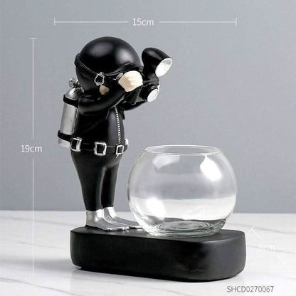 Skorter | ASTROVA – Creative Astronaut Plant Vases for Modern Living