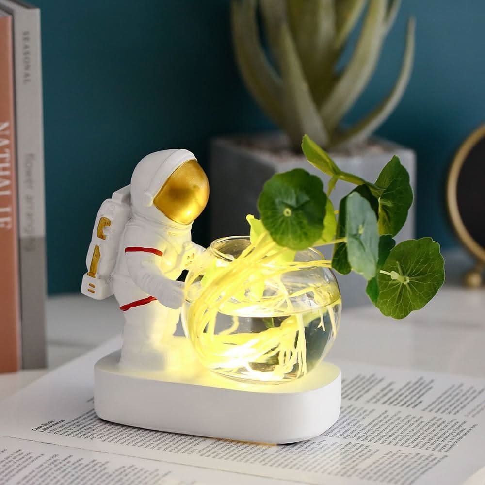 Skorter | ASTROVA – Creative Astronaut Plant Vases for Modern Living