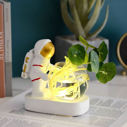 Skorter | ASTROVA – Creative Astronaut Plant Vases for Modern Living