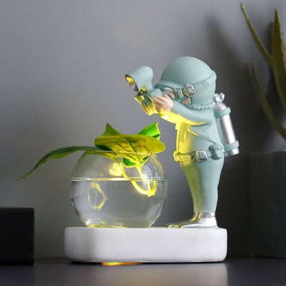 Skorter | ASTROVA – Creative Astronaut Plant Vases for Modern Living