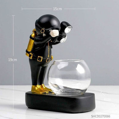 Skorter | ASTROVA – Creative Astronaut Plant Vases for Modern Living