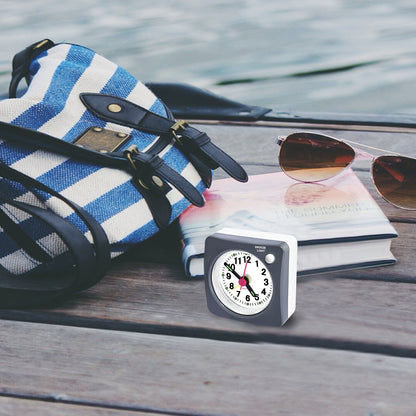 Skorter | TravelSquare - Kompakt reseväckarklocka med snooze och nattlampa