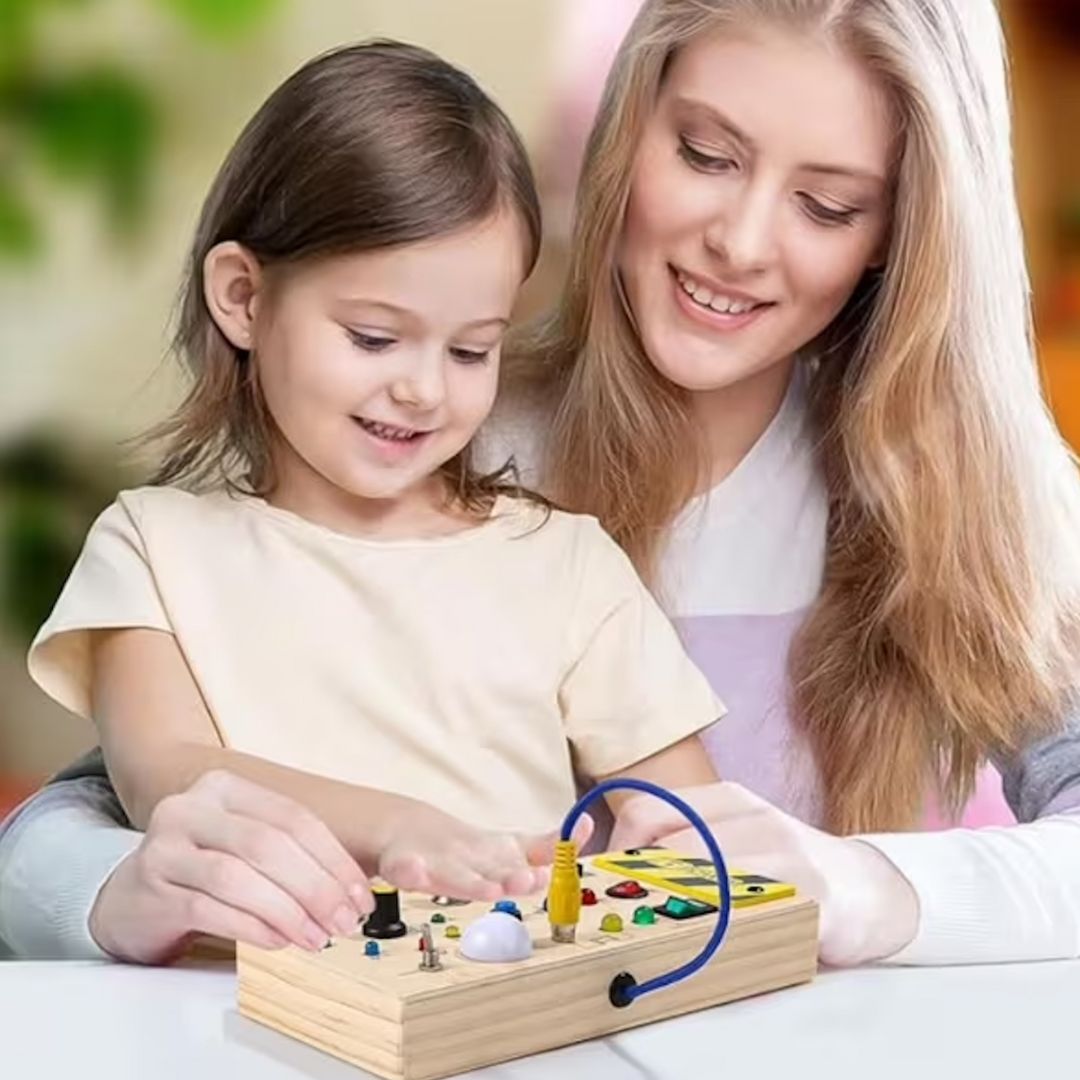 Skorter | DISCOVERY PLAY – Montessori Busy Board for Toddlers to Explore, Learn & Develop Fine Motor Skills