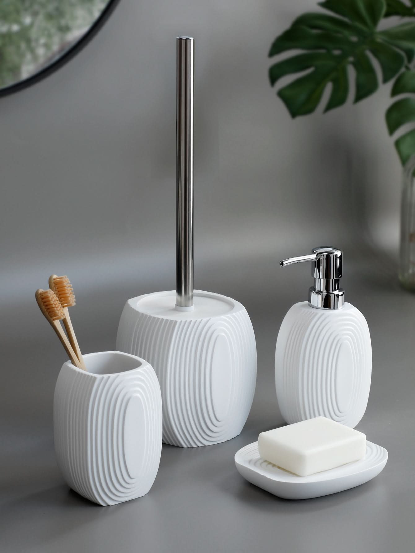 Skorter | BathLux - 4-piece bathroom accessories set
