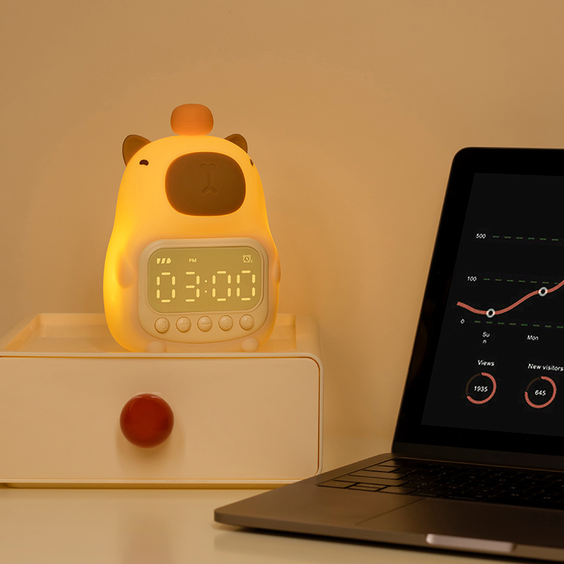 Skorter | CapyGlow – Cute Capybara Night Light with LED and Alarm for Kids