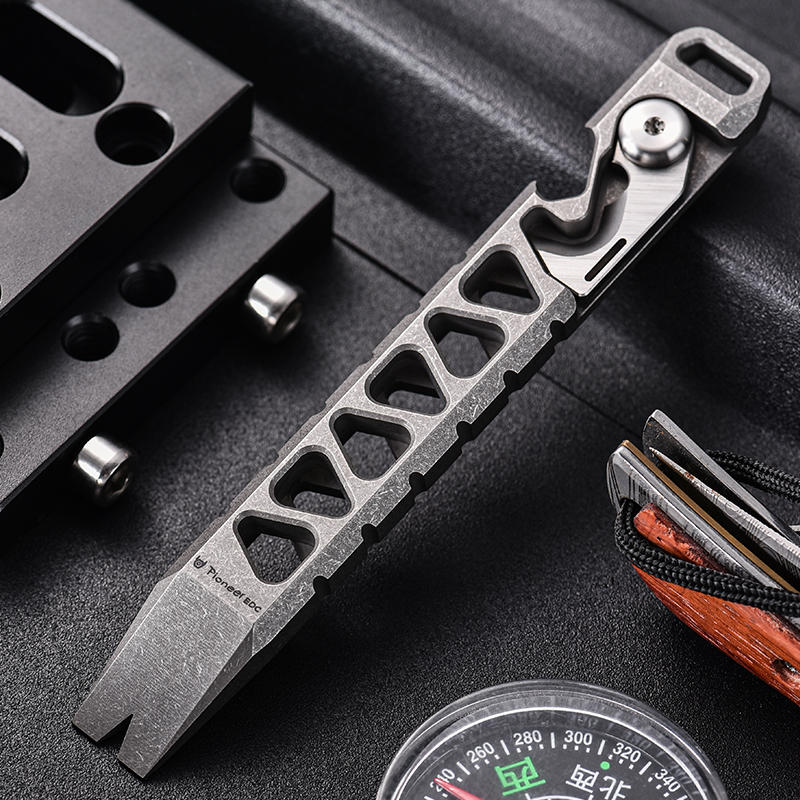 Skorter | EDC Titanium Alloy Multifunctional Outdoor Crowbar