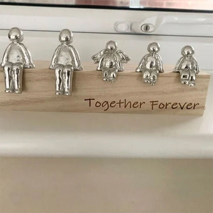 Skorter | Eternal Family Relationship Sculpture