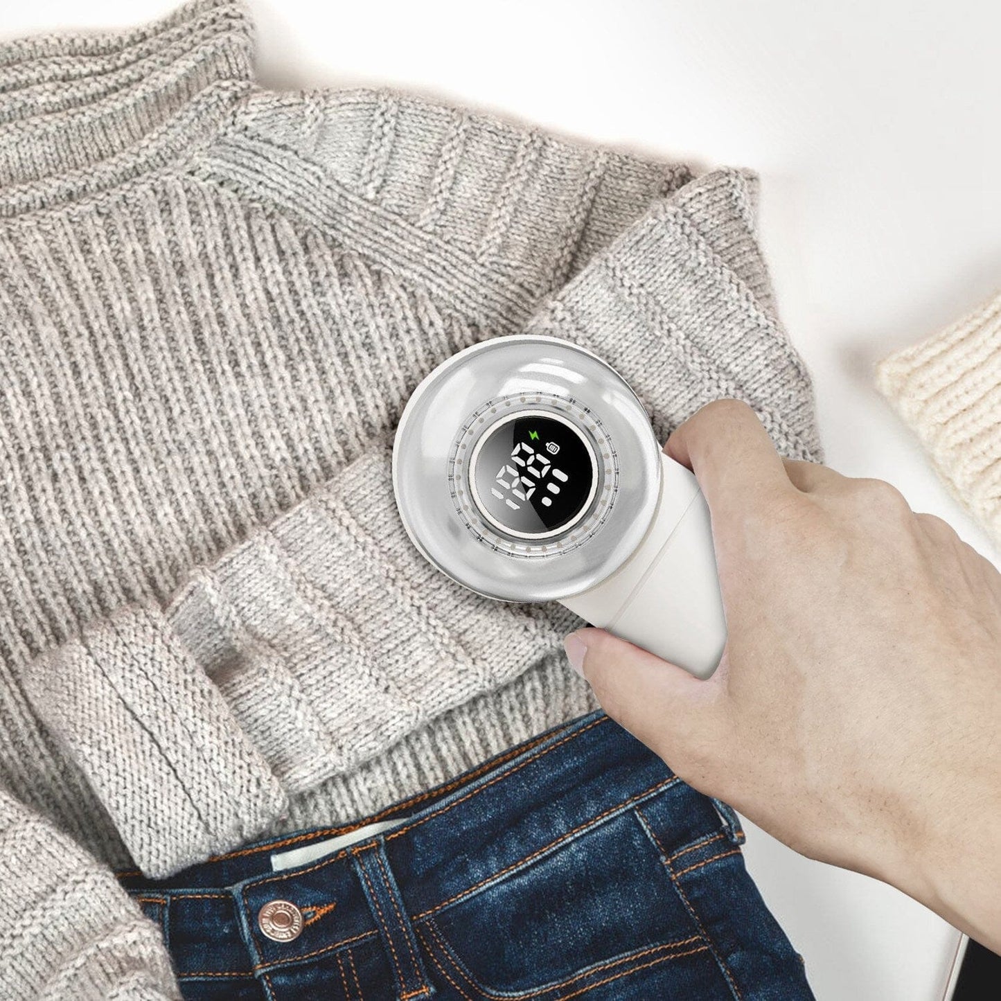 Skorter | Electric Fabric Roll with 3 Speeds Lint Brush Digital Screen