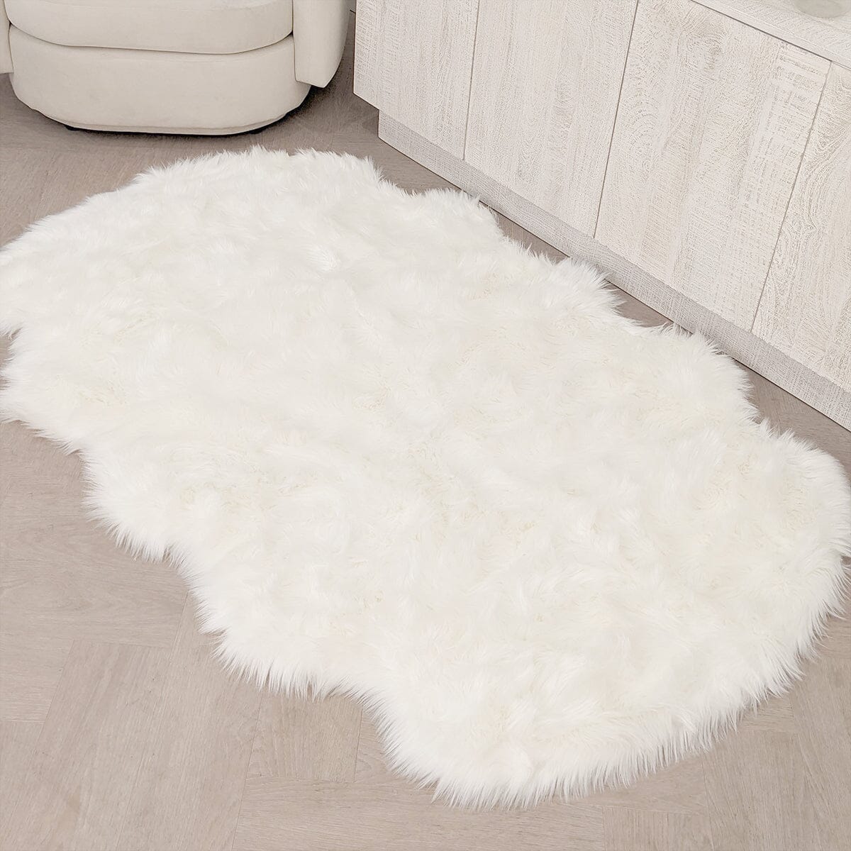 Skorter | Elle Large Faux Fur White Hide Rug - 120x180cm