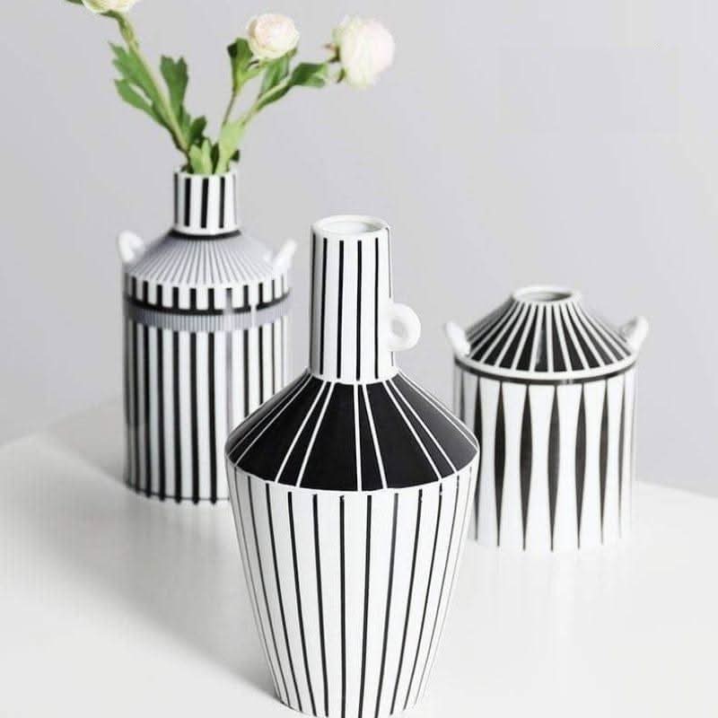 Skorter | KAZURI – Elegant ceramic vase for a modern ambiance