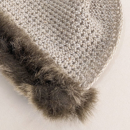Skorter | Enaya Taupe Knitted Blanket with Brown Faux Fur Edge