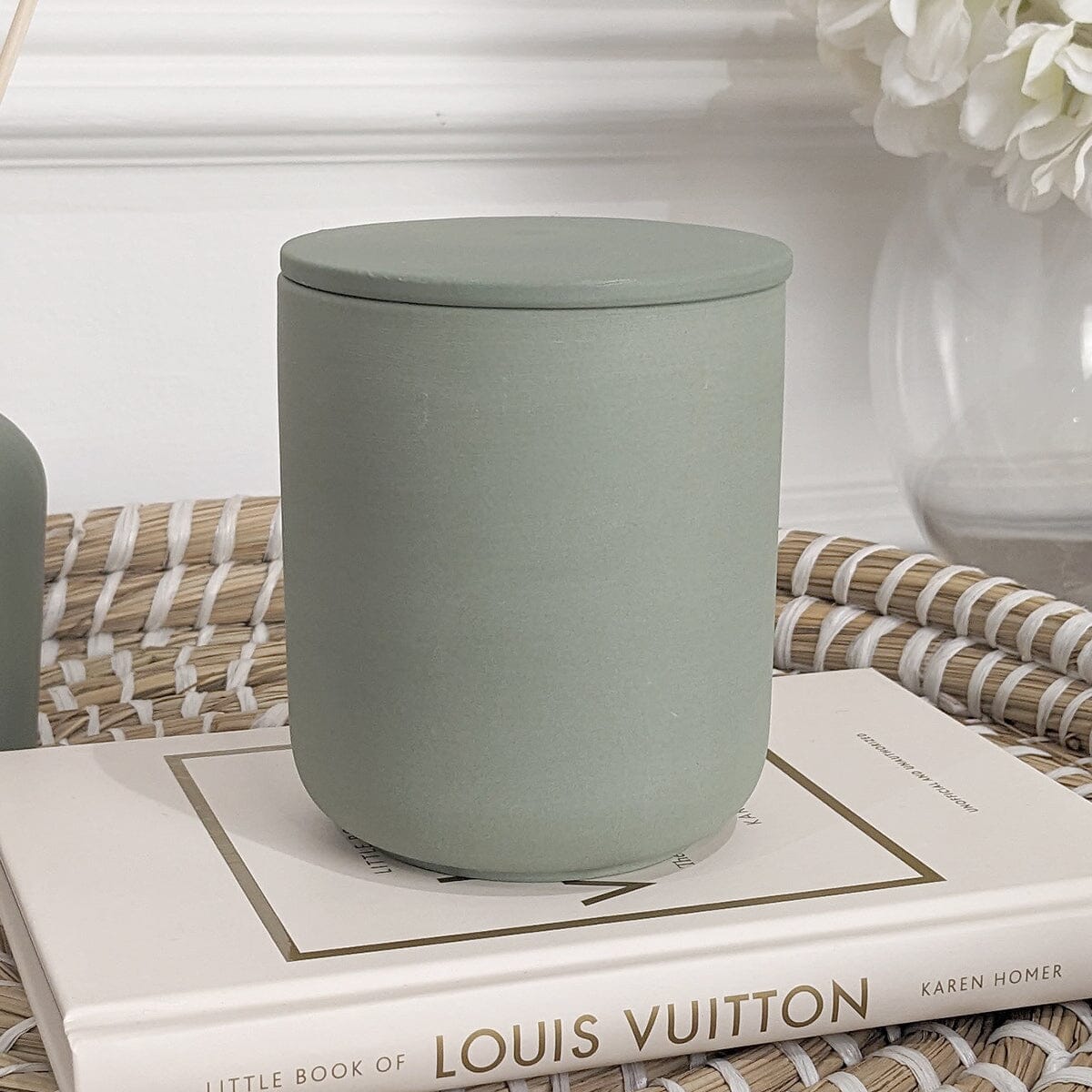 Skorter | Evergreen Luxury Salvgreen Enticing Scented Candle - Apple, Pine, Patchouli & Lavender