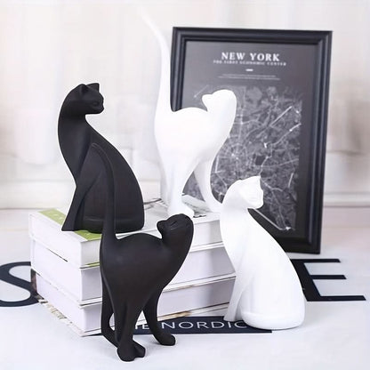 Skorter | Modern Resin Cat Figurine – Nordic Style Decor