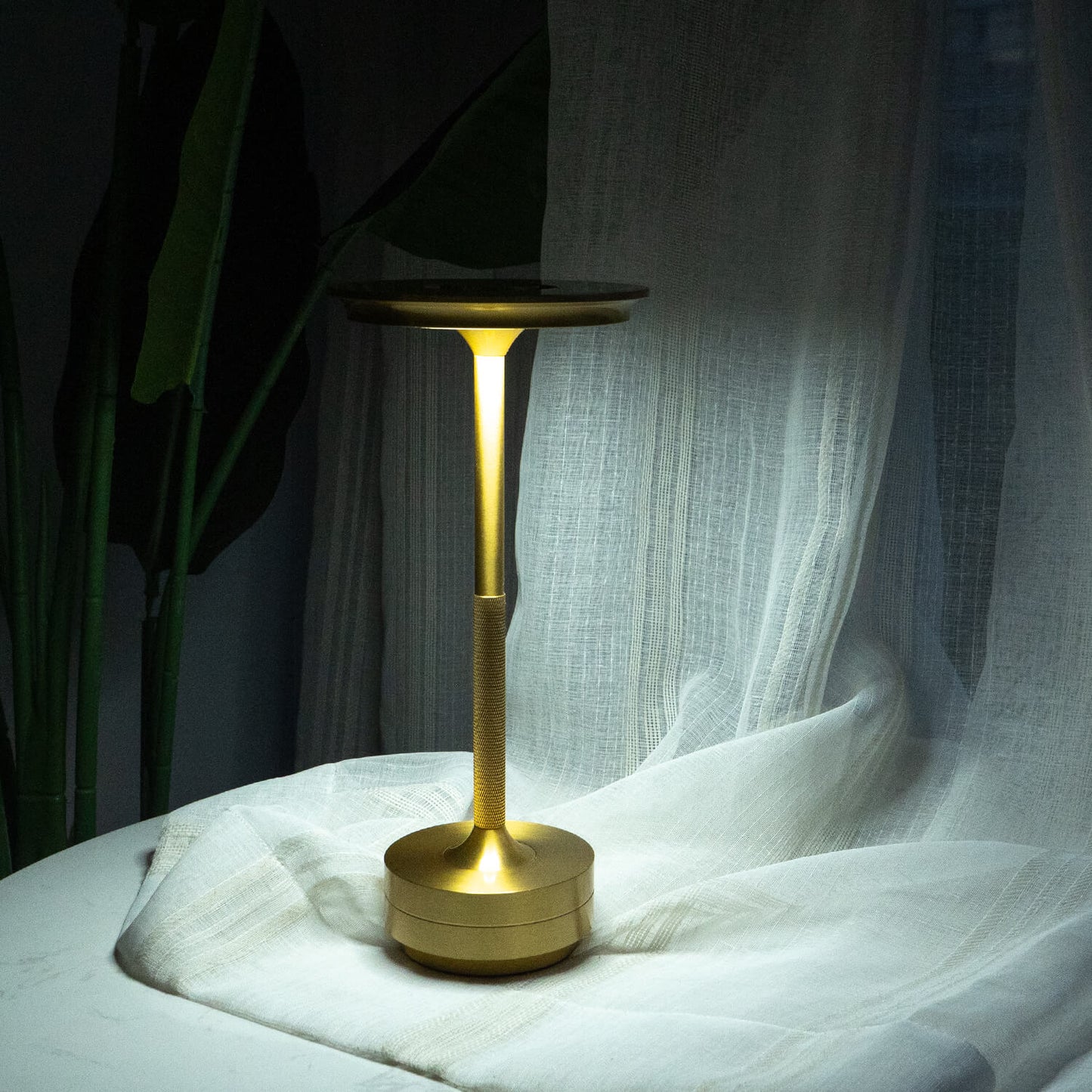 Skorter | Ambient Metallic Wireless Table Lamp
