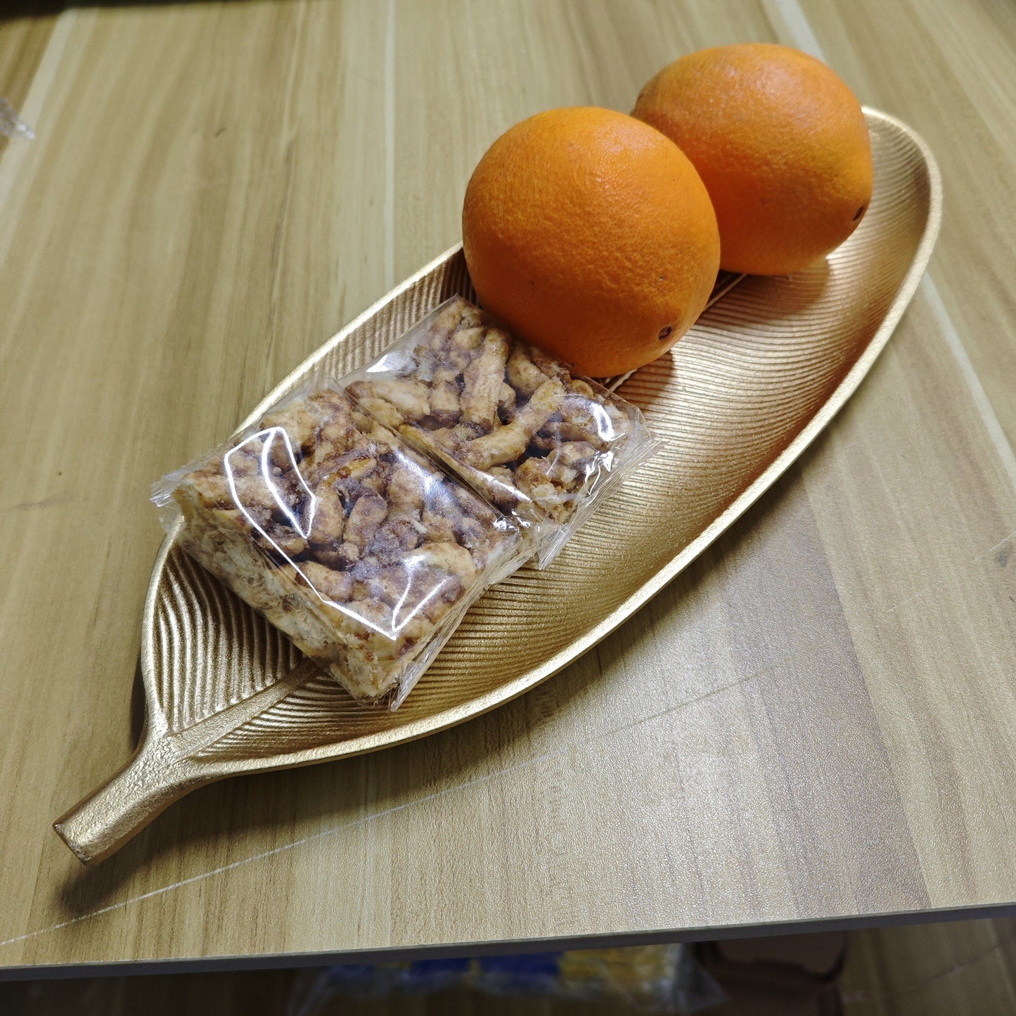 Skorter | LeafWood - Antique Leaf-Shaped Wooden Tray | Jewelry & Key Tray