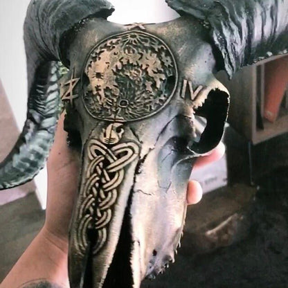 Skorter | Carved Ram Skull