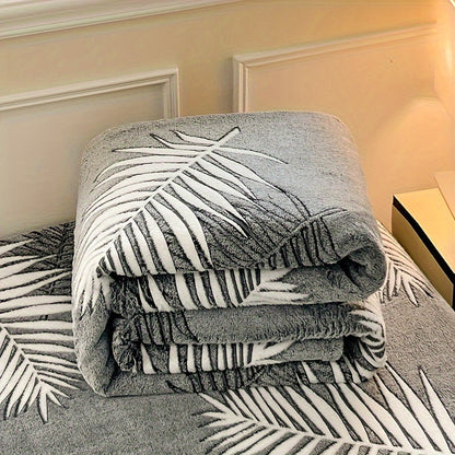 Skorter | Floral Flannel Te blanket - Soft, warm and stain-resistant for sofa, office and camping - Versatile gift