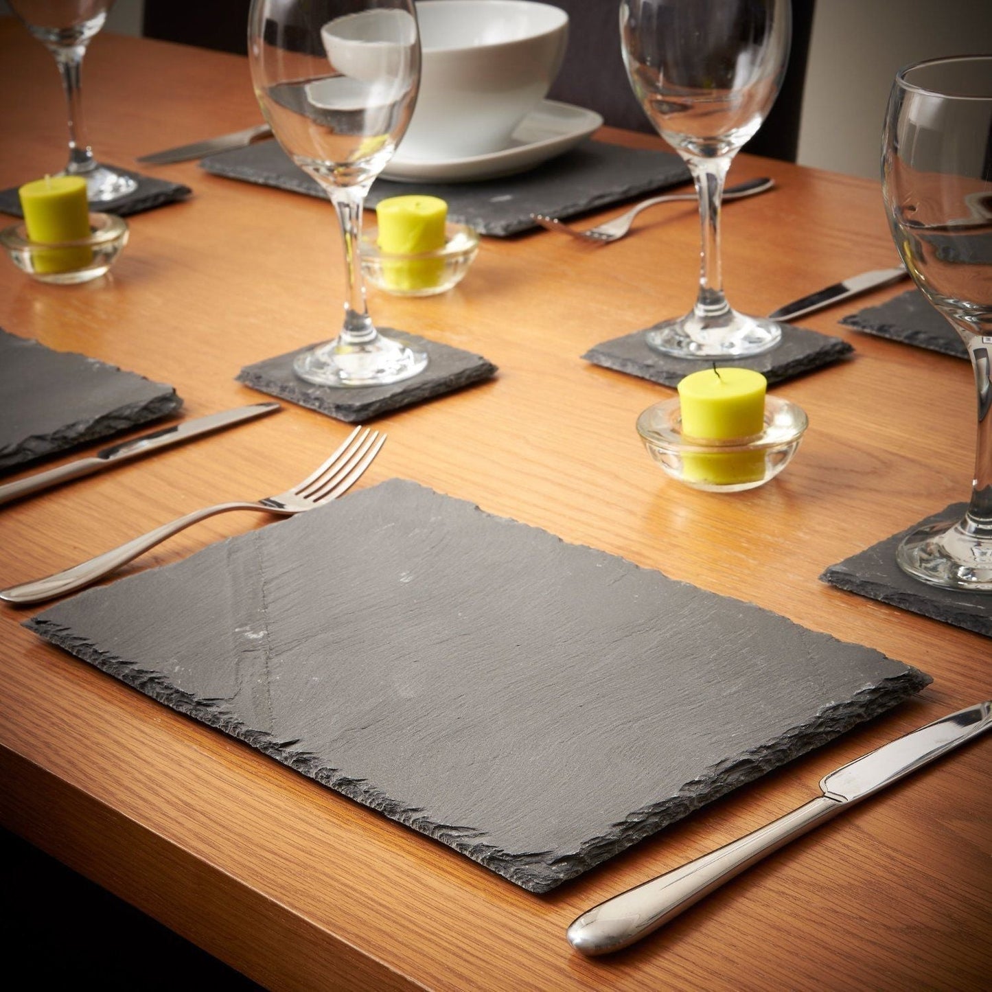 Skorter | 8-piece set of natural slate coasters and coasters