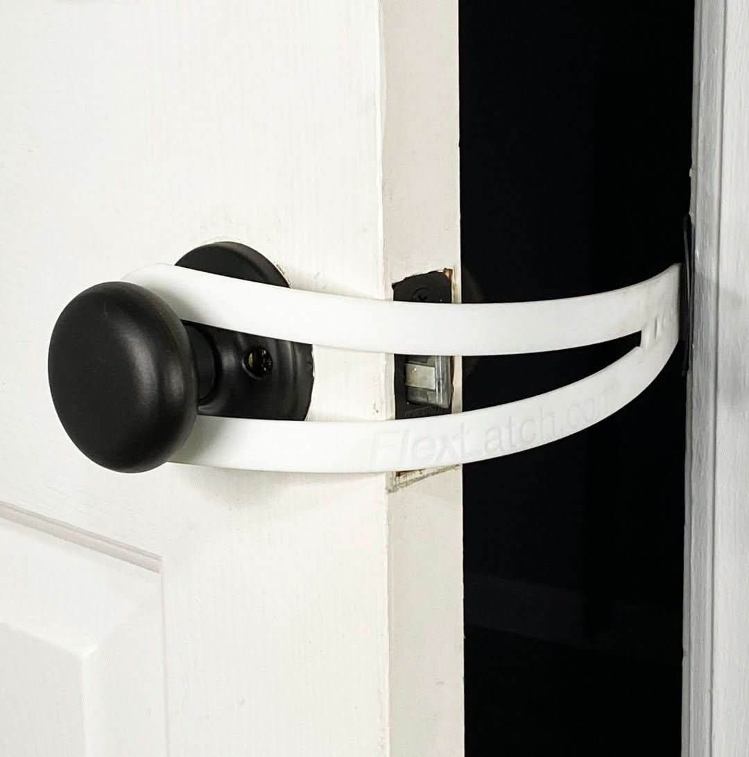 Skorter | Flexlatch | Cat Door Holder