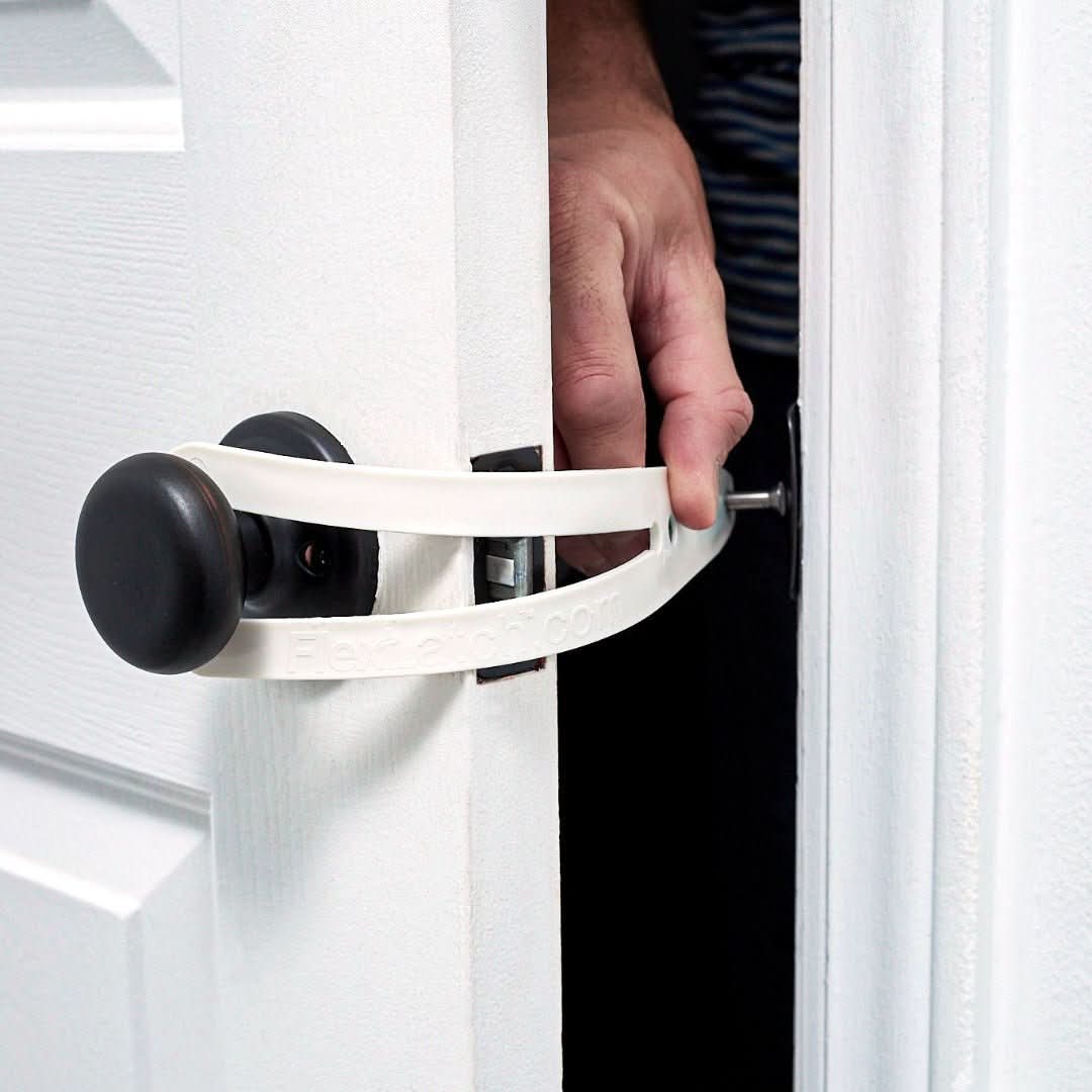 Skorter | Flexlatch | Cat Door Holder