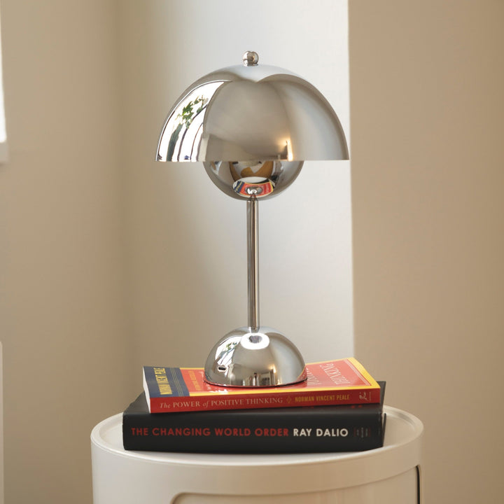 Flowerpot LED Portable Table Lamp - SKØRTER