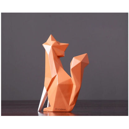 Skorter | Geometric Fox Figurine – Modern Resin Sculpture