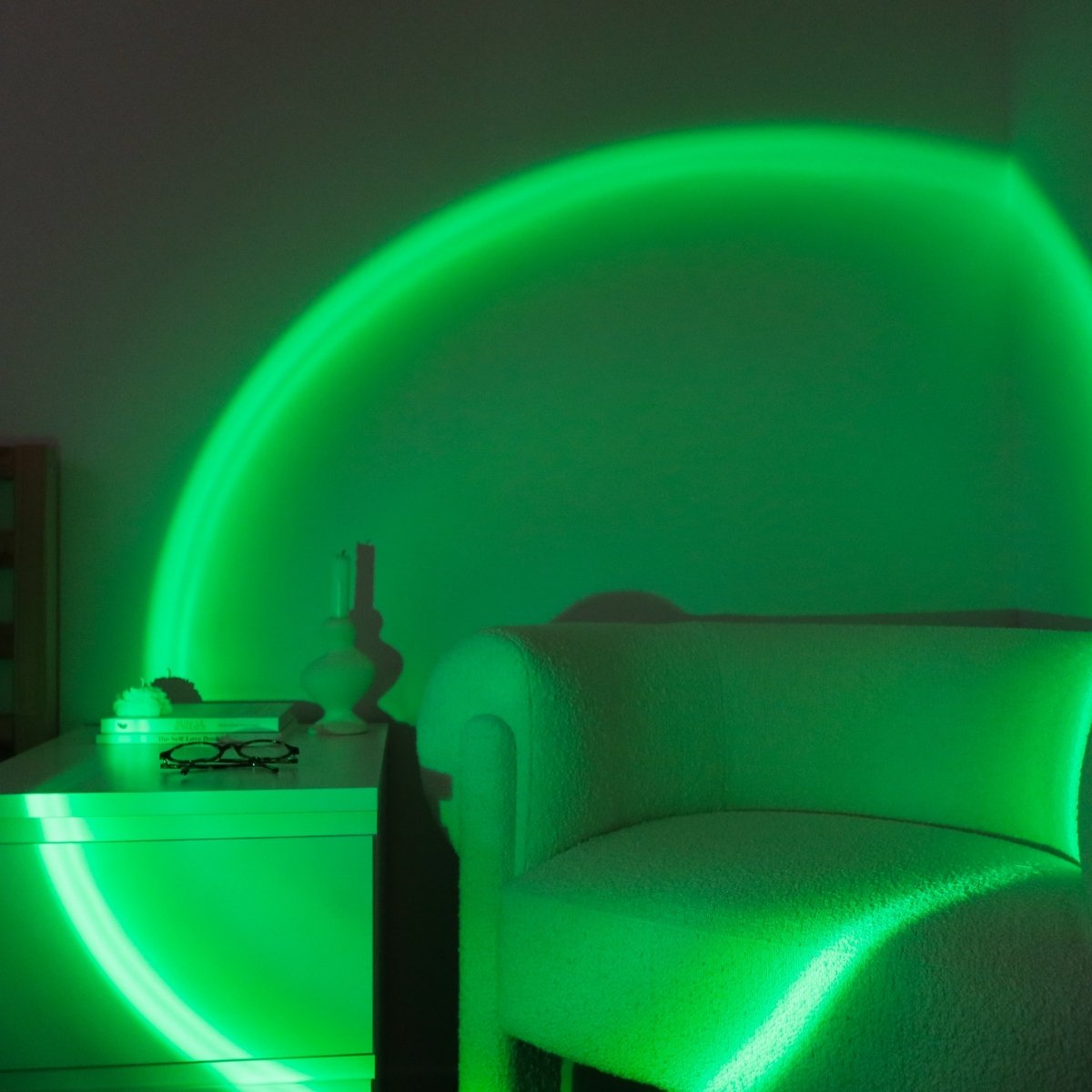 Skorter | Golden Glow – Sunset Projection Lamp with 16 Colors and Rotating Head