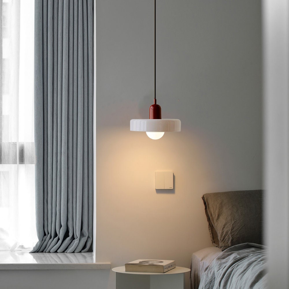 Skorter | Coloured Glass Pendant Light – Elegant Bauhaus-Style Hanging Lamp for Living Room & Dining Area