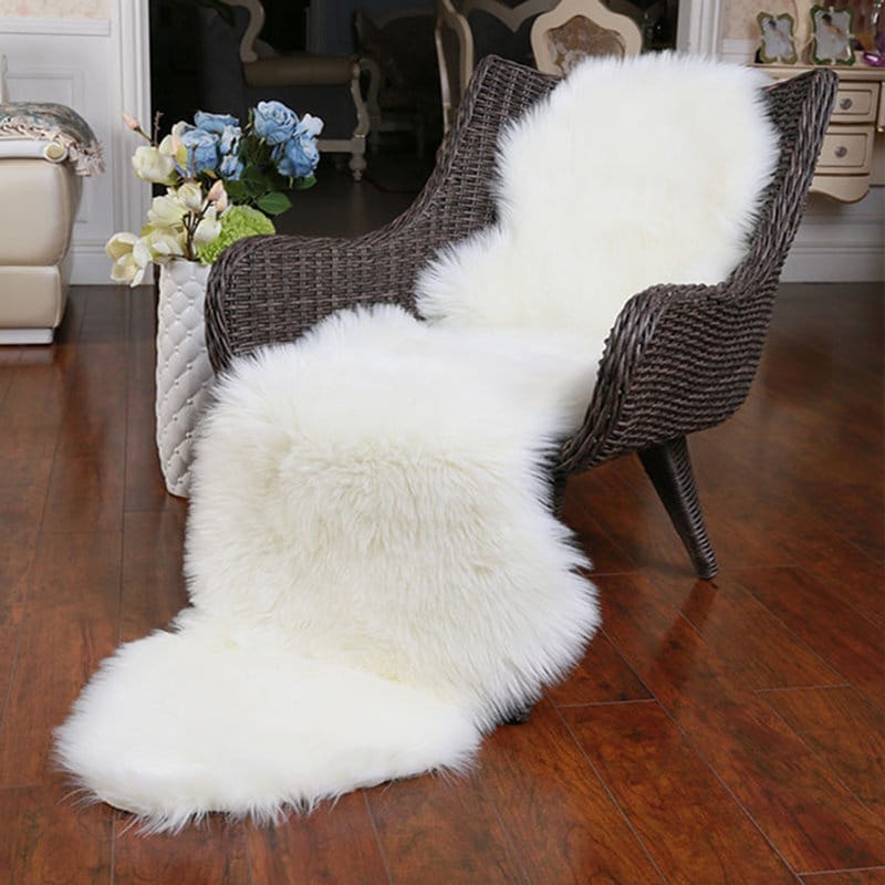 Skorter | Cozy Fluffy Fake Sheepskin Blanket in Cotton Candy Shape