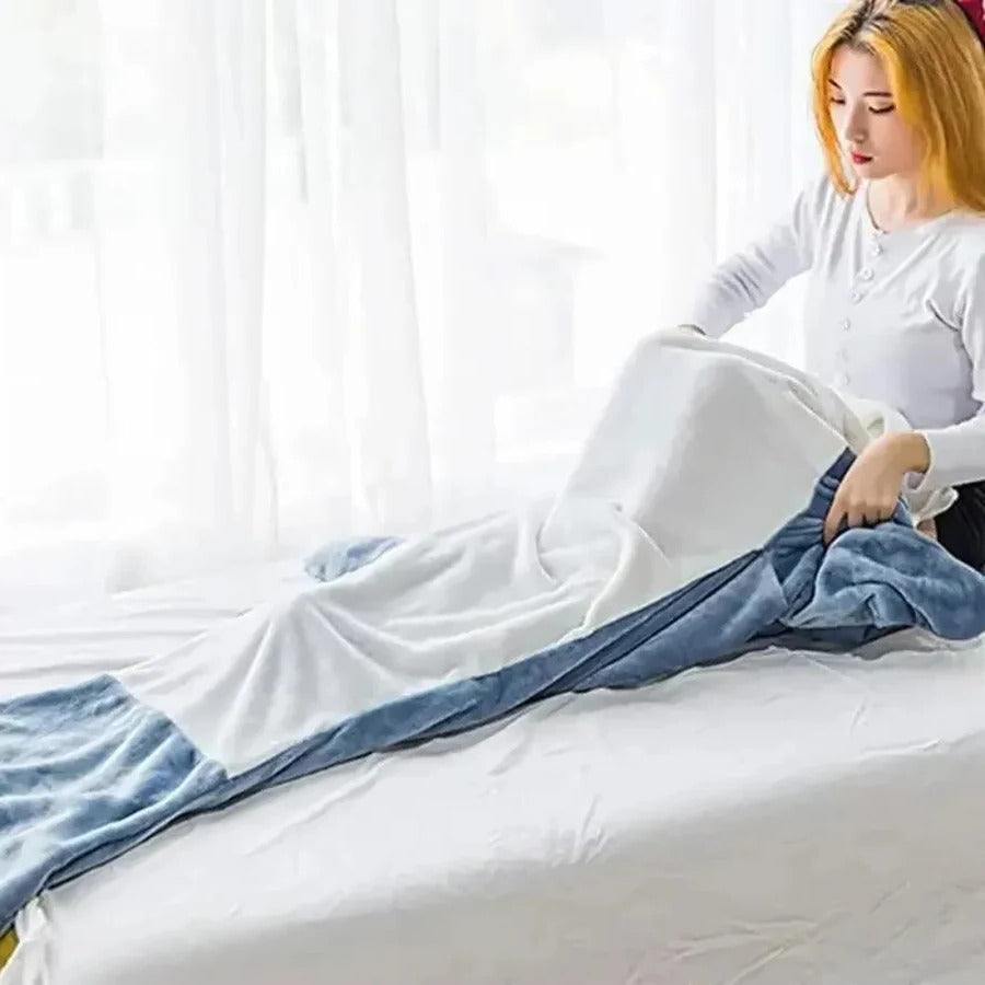 Skorter | Cozy Shark Hooded Flannel Blanket