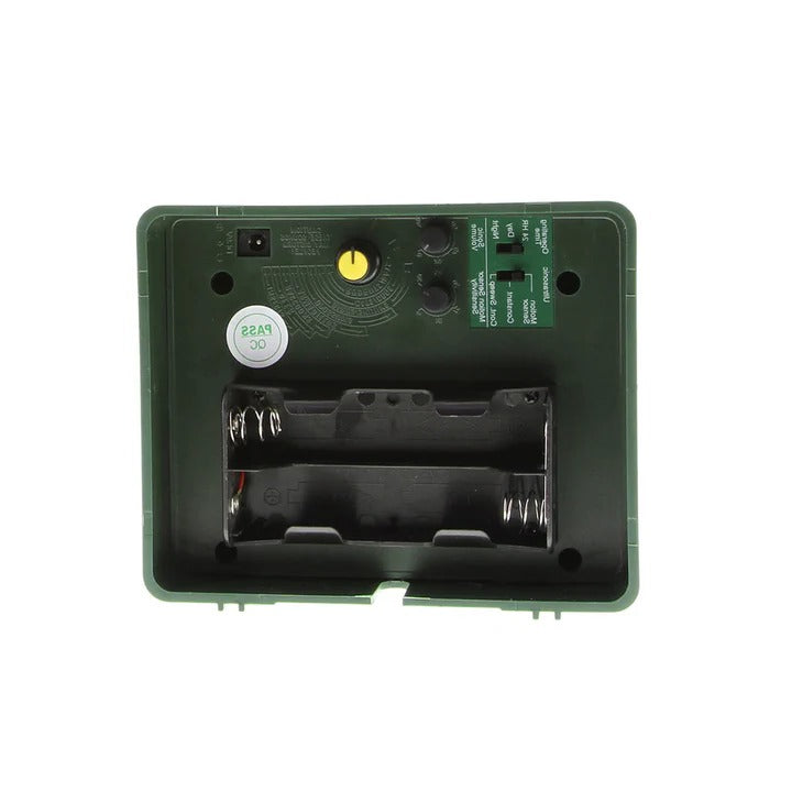 Skorter | Ultrasonic Bird Deterrent – Solar-Powered Outdoor Device for Woodpeckers