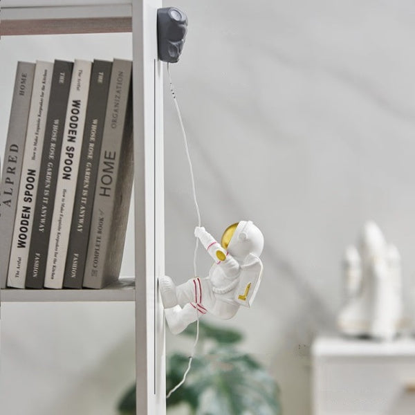 Skorter | Astronaut Climber Wall Decoration Figures