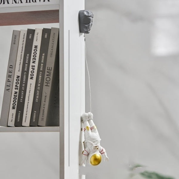 Skorter | Astronaut Climber Wall Decoration Figures