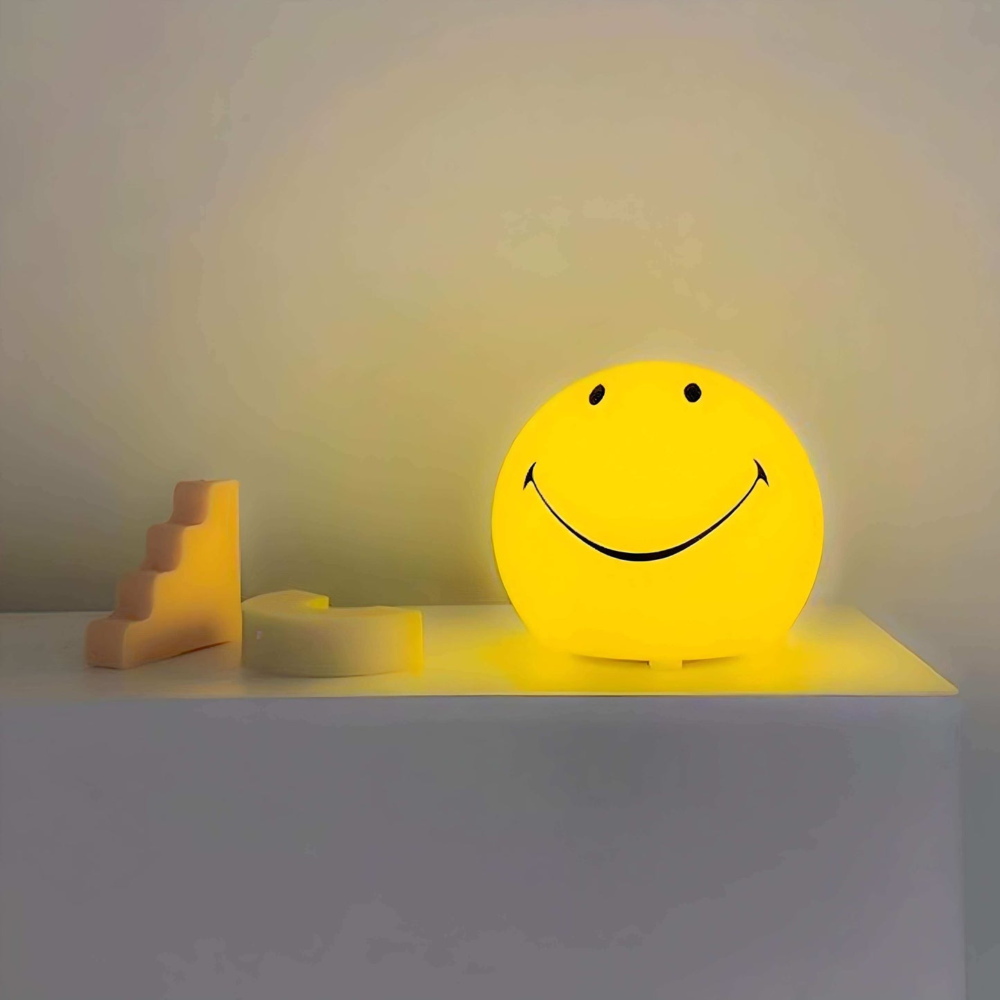 Skorter | SmileyGlow Night Lamp | Dimmable LED Bedside Light with Modern Design & Warm Ambience