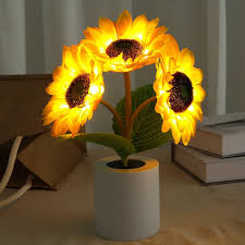 Skorter | LED Sunflower Table Lamp - Decorative Lighting Fixture for Home Decor & Nightstand Use