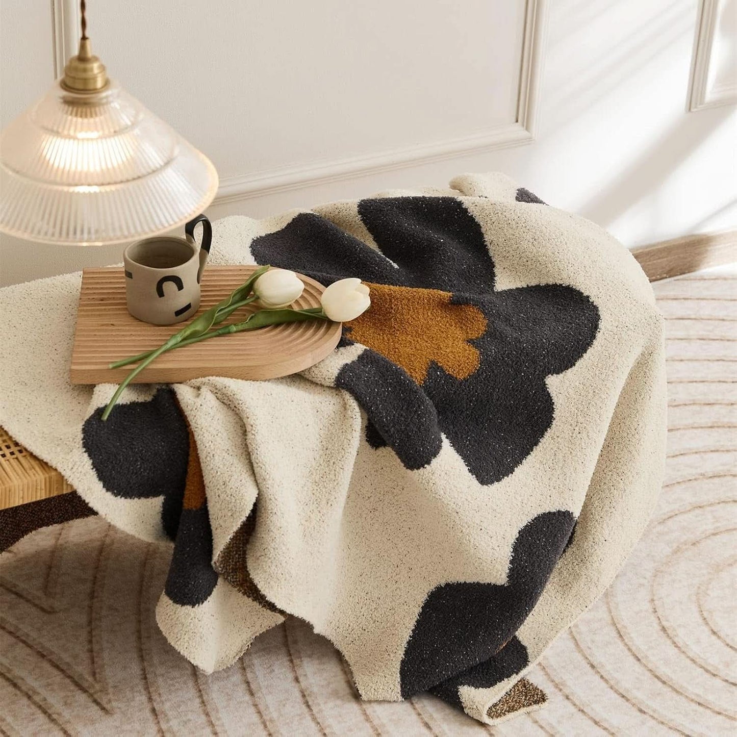 Skorter | CAS - Knitted blanket with floral pattern