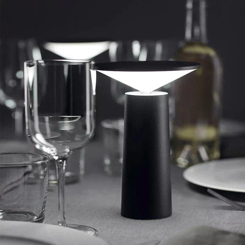 Skorter | InfiNight - Modern table lamp with touch sensor | Dimmable brightness