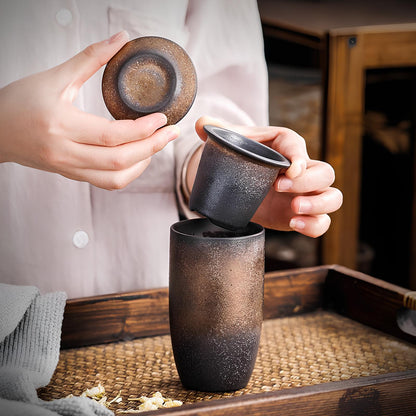 Skorter in ceramic with infuser and lid