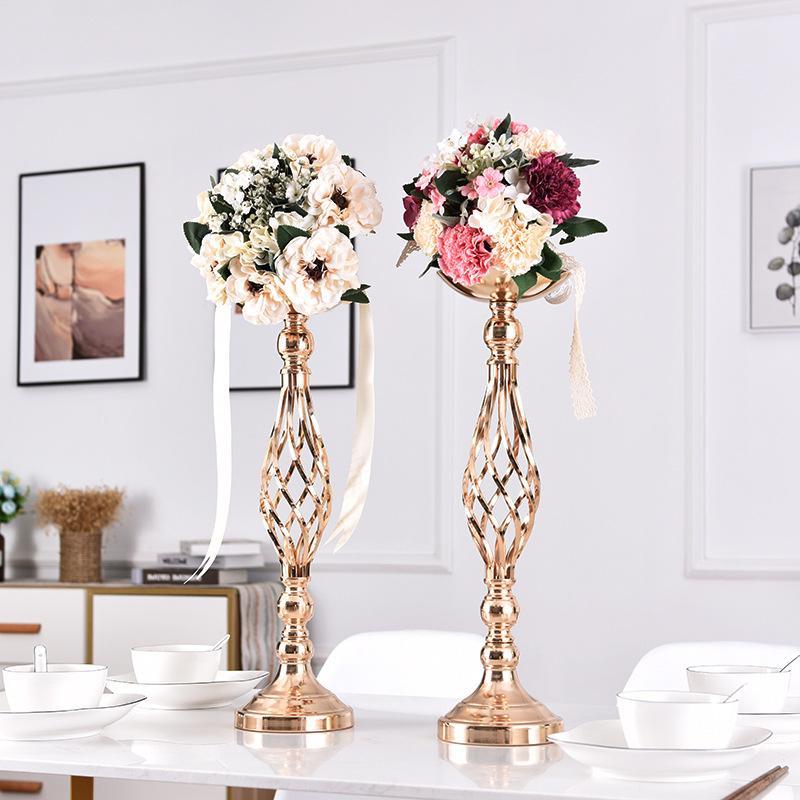 Skorter | 2-piece Metal Gold Candle Holder Table Decoration
