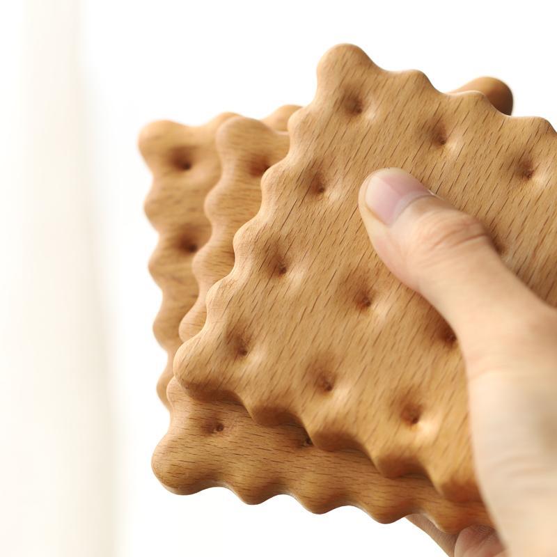 Skorter | 2-piece Tree Coaster Inspired by Biscuit