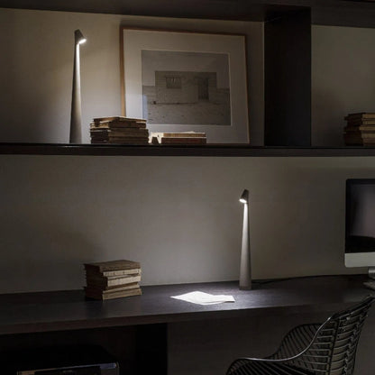 Skorter | Sculpting table lamp