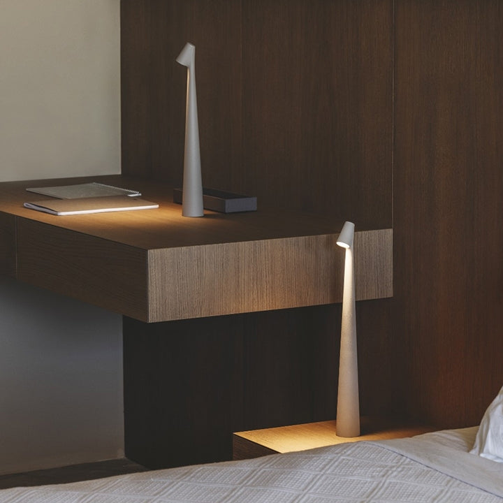 Skorter | Sculpting table lamp