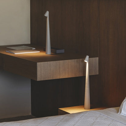 Skorter | Sculpting table lamp