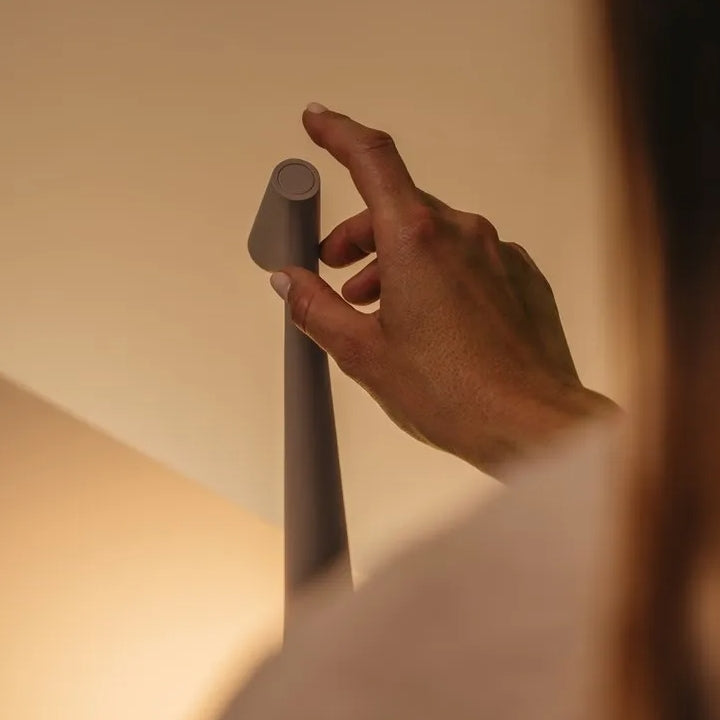 Skorter | Sculpting table lamp